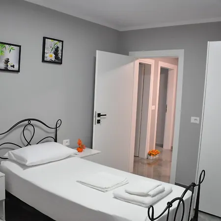 Urban Bazaar Apartman Tirana